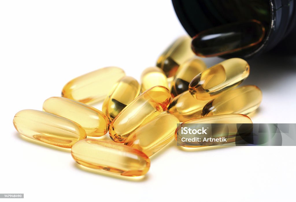 Omega 3 cápsulas de aceite de pescado - Foto de stock de Aceite de hígado de pescado libre de derechos