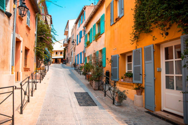 istock St Tropez neighborhood 1479500692