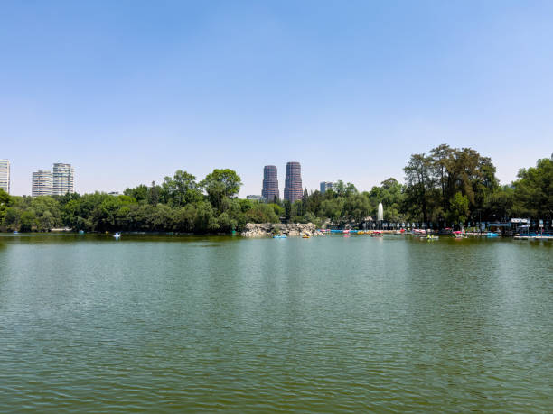 istock Lago Mayor at Chapultepec Park in the morning 1479529754