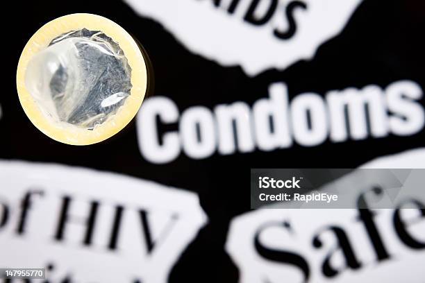 Bezpieczny Seks Headlinesand Prezerwatywy Przesłanie Jest Jasne - zdjęcia stockowe i więcej obrazów AIDS