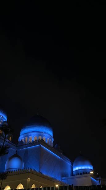 istock Amazing blue light of dome mosque 1479604945