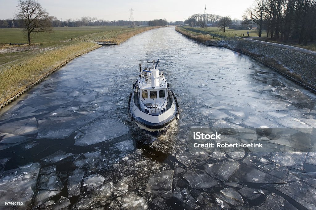 Rompere il ghiaccio - Foto stock royalty-free di Canale