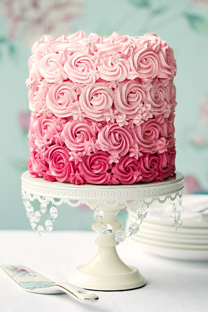 bolo rosa ombre - buttercream - fotografias e filmes do acervo