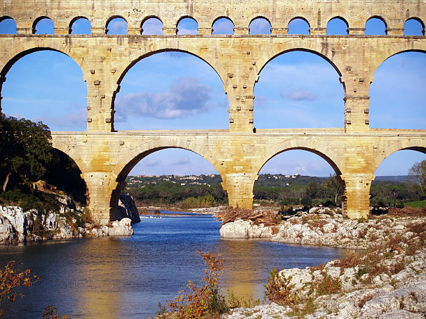 aqueduto ponte gard - aqueduct languedoc rousillon ancient rome stability imagens e fotografias de stock