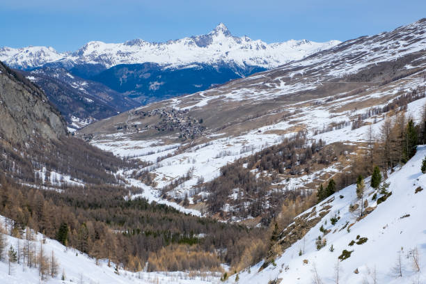 istock Beautiful backcountry skiing in Queyras 1479752120