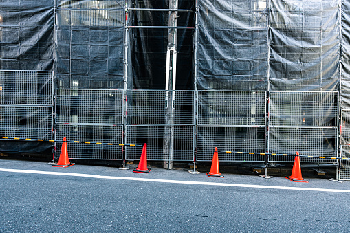 Construction site safety fence