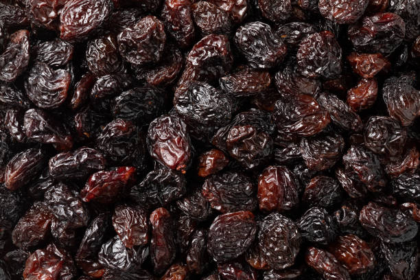 istock Black flame raisins from Chili full frame close up 1479764186