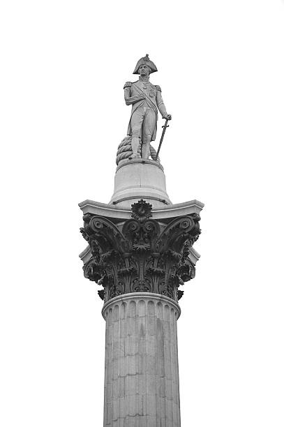 estátua de lord nelson, situada em trafalgar square, londres - praça trafalgar - fotografias e filmes do acervo