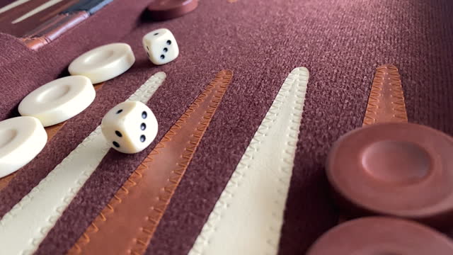 Loser backgammon dice