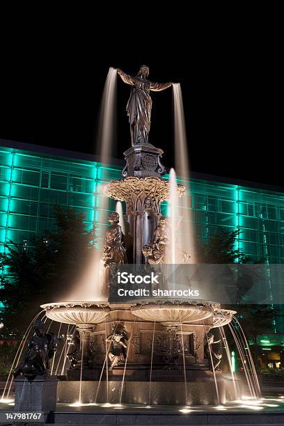 タイラーデイビッドソンの泉シンシナティオハイオ州 - オハイオ州シンシナティのストックフォトや画像を多数ご用意 - オハイオ州シンシナティ, 噴水, 広場