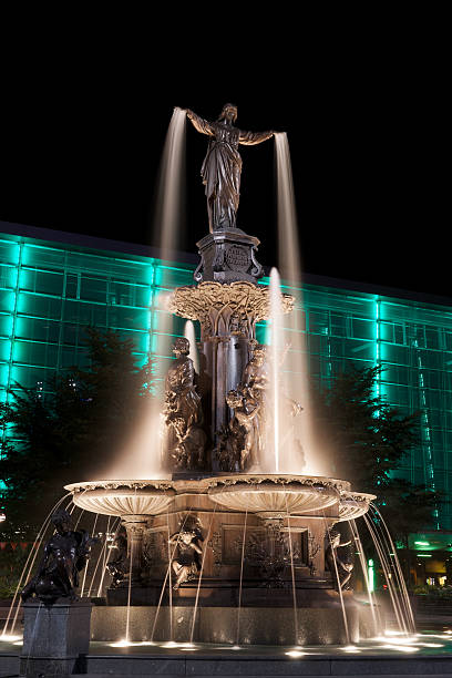 istock Tyler Davidson Fountain, Cincinnati, Ohio 147981767
