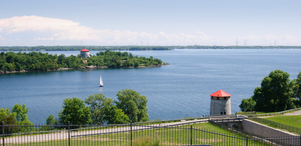 Dos torres frente a Fort Henry, Kingston, Ontario photo