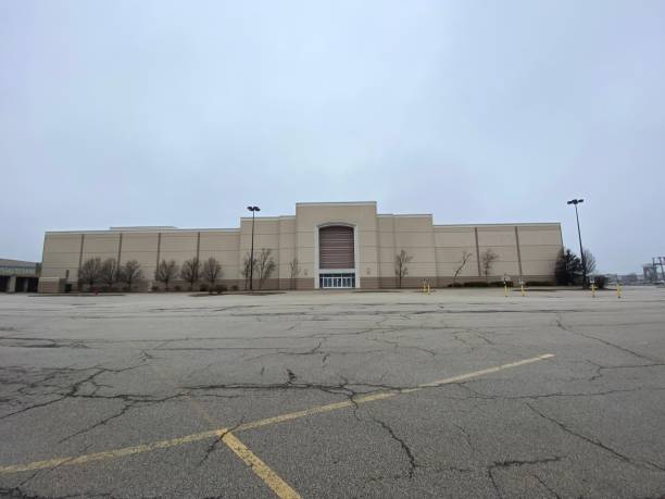 istock Abandoned shopping mall 1479860720