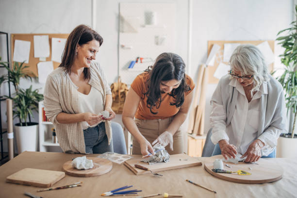 istock Family molding clay together 1480064010