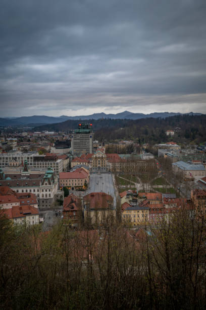 istock Spring evening view for main old square in Ljubljana capital 1480112171