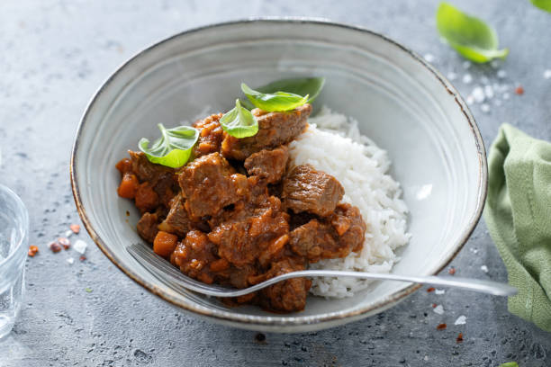 istock Healthy bowl with beef, rice and vegetables 1480146388