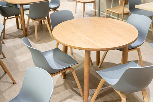 A round Dining Table with Chairs