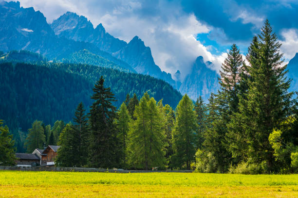 istock Val Fiscalina. Frame of the Sesto Dolomites. 1480255138