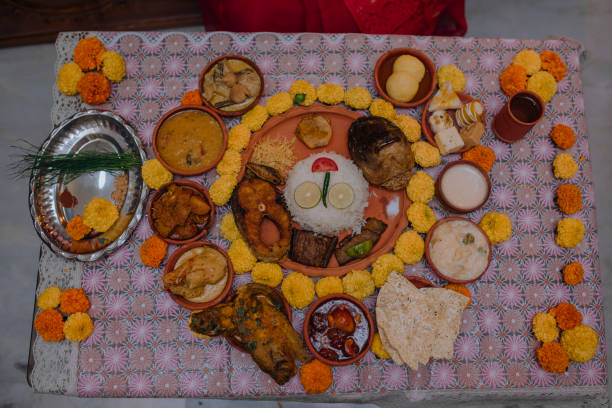 aiburo bhat rituel arrangement culinaire bengali rituel de mariage - soi bangla photos et images de collection