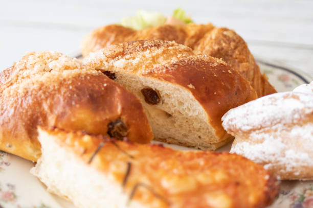 istock Delicious freshly baked bread 1480305472