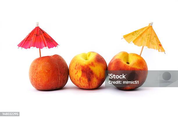 Peaches E Cocktail Ombrelloni - Fotografie stock e altre immagini di 5 al giorno - 5 al giorno, Alimentazione sana, Cibo