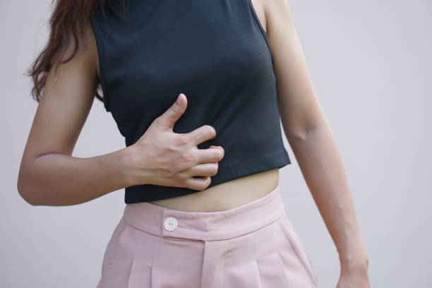 istock Asian woman having an itchy stomach 1480331155