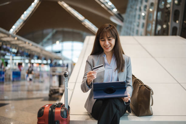 istock The Power of Technology: Shopping and Working While Traveling 1480333754