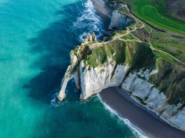 istock Natural Arch Etretat Downstream Cliff France Normandy Chalk Cliffs Downstream Gate 1480501648