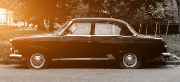 istock old black vintage car 1480555088