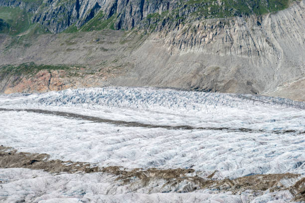 a superfície de gelo do glaciar aletsch na suíça - glacier aletsch glacier switzerland european alps - fotografias e filmes do acervo