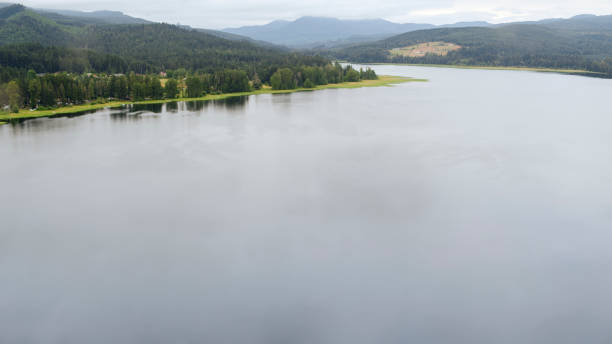istock View of cottage lake 1480571552