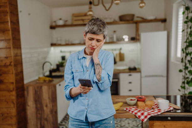 istock Senior woman experiencing pain 1480631022