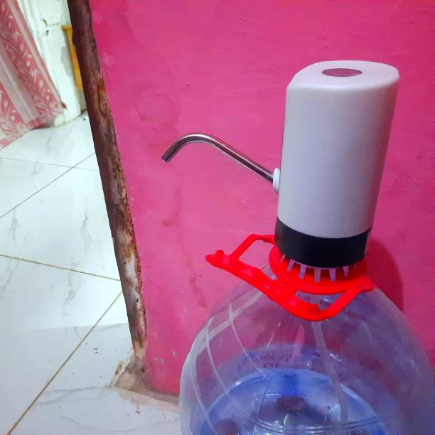 istock electric pump for gallons of water 1480653098