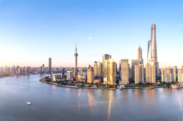 上海のスカイラインと街並み。 - shanghai tower ストックフォトと画像