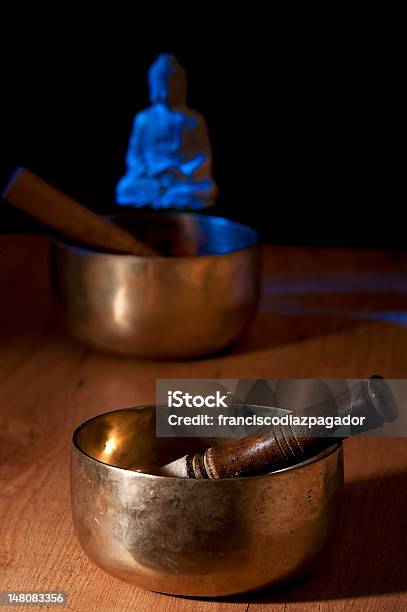Tigela Tibetana - Fotografias de stock e mais imagens de Aura - Aura, Barulho, Bronze - Liga