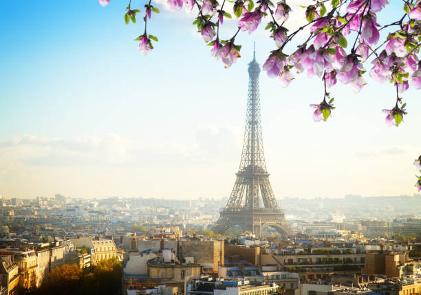 istock eiffel tour and Paris cityscape 1480847652