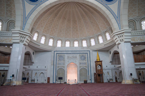 istock Inside view of Islamic worship mosque with prayer area - Arabic architecture 1480851010