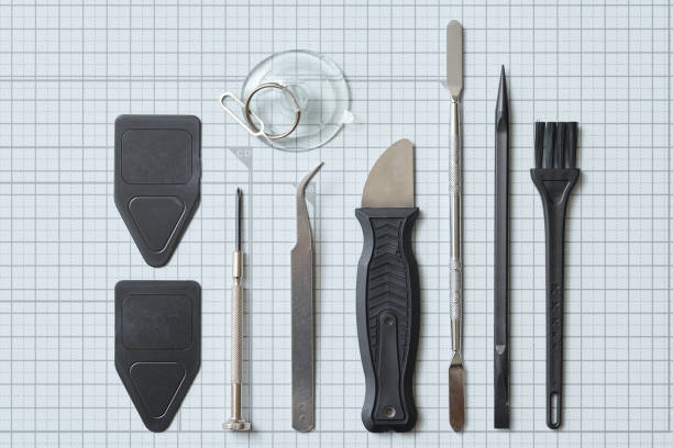 istock Tools to disassemble smartphones 1480886056