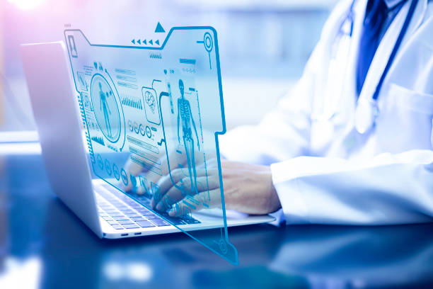 Doctor holding stethoscope works using laptop with virtual screen interface technology. Use network connect to the Internet. Medical technology diagnosis of health concept screen analysis technology. el médico que sostiene el estetoscopio funciona utilizando una computadora portátil con tecnología de interfaz de pantalla virtual. utilice la conexión de red a internet. tecnología médica diagnóstico de la tecnología de análisis de pantalla de co