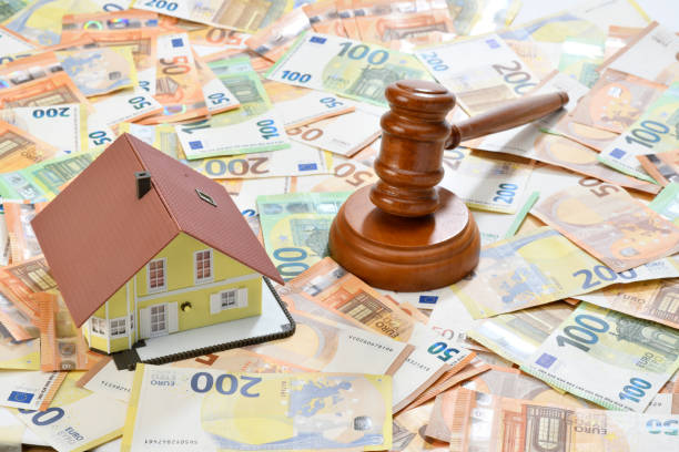 istock Auction Gavel and House 1480946760