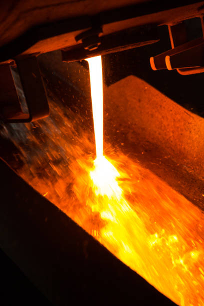 Metal furnace and melted iron casting