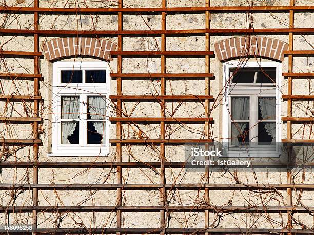 Duas Janelas Na Casa - Fotografias de stock e mais imagens de Alemanha - Alemanha, Alta Baviera, Antigo