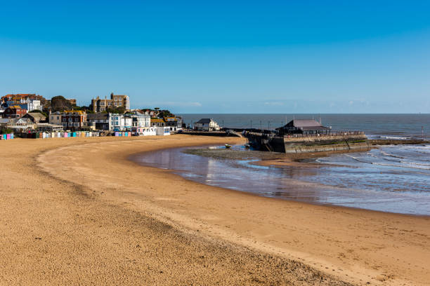 istock Broadstairs beach in Kent, England on a lovely spring sunny day 1480989437