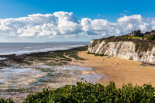 istock Dumpton Bay beach between Broadstairs and Ramsgate in Kent, England on a lovely spring sunny day 1480989591