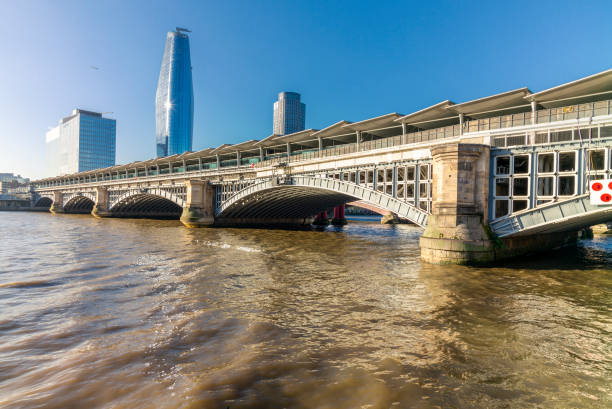 istock Blackfriars bridge early in the morning, with a sunburst effect 1481002298