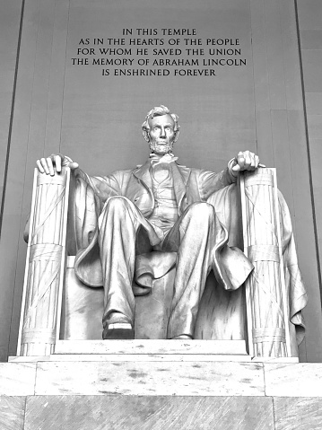 A grayscale shot of Abraham Lincoln memorial monument in USA