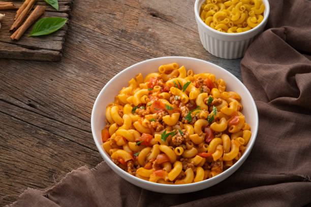 istock Stir fried macaroni with tomatoes sauce and mince pork 1481021969