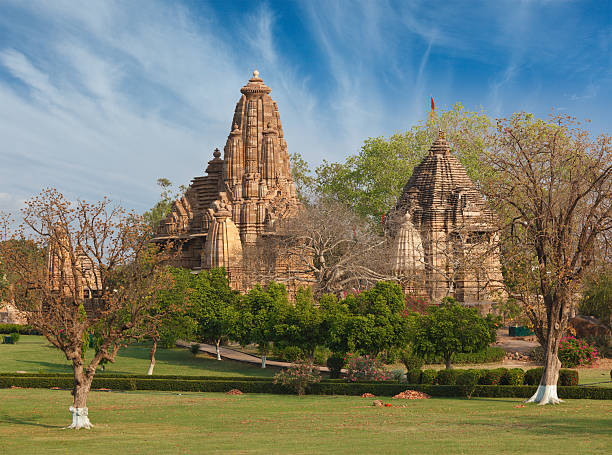 lakshmana y matangeshwar templos, khajuraho - khajuraho india indian culture temple fotografías e imágenes de stock