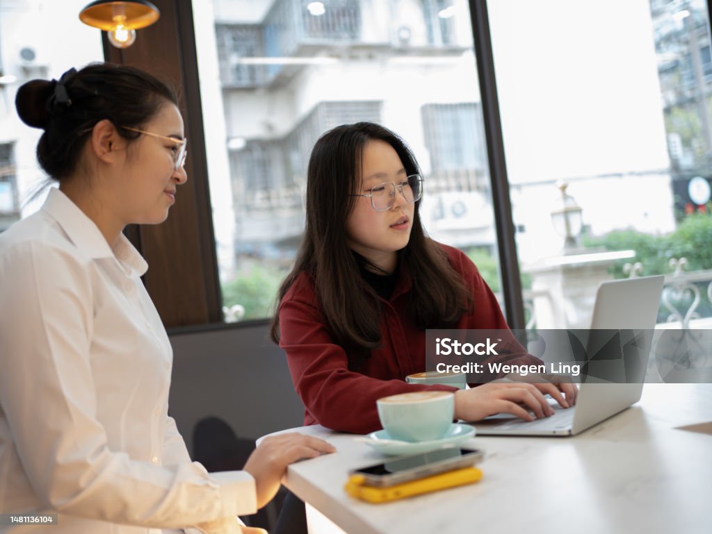Student While Using Computer Students Using Computers Stock Photo - Download Image Now - 20-24 Years ...