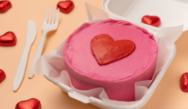 istock Valentine day bento cake In eco box 1481146093